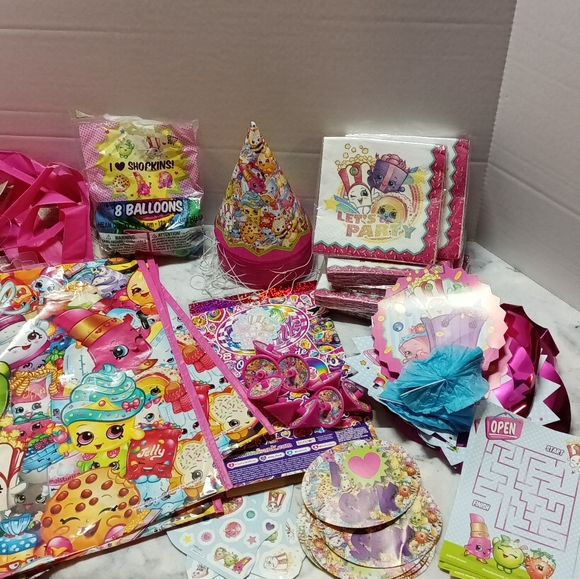 Shopkins party box bundle 86 items all new condition - Picture 1 of 7